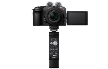 Digitalni fotoaparat NIKON Z30 Vlogger Kit, 20,9 Mp, DX CMOS senzor, 4K Ultra HD, crni