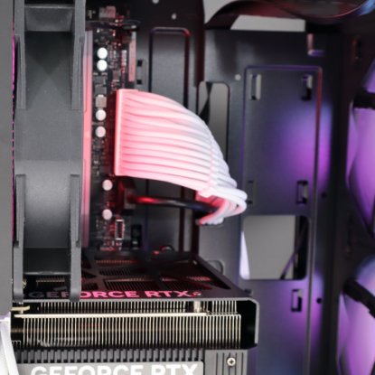 PREDNAROČILO - Računalnik EPOCH Triton / Core Ultra 5 245K, 32GB DDR5, 2TB SSD NVMe, nVidia GeForce RTX 5060 Ti 16GB, WiFi, Windows 11, črn