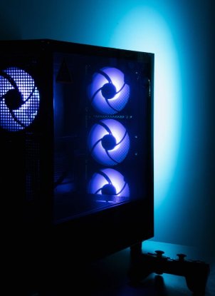 Računalnik EPOCH Triton / Core Ultra 5 245K, 32GB DDR5, 2TB SSD NVMe, nVidia GeForce RTX 5060 Ti 16GB, WiFi, Windows 11, črn